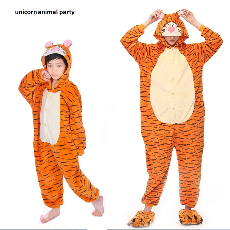 

New Animal pajamas Winter Anime Pajamas Adult Flannel Lovely Tiger Pyjamas Pajamas Sleepsuit sleepwear Onesie Kigurums