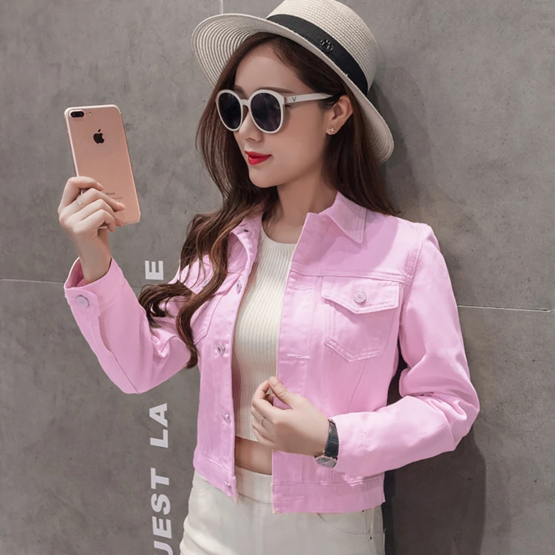 Женская джинсовая куртка короткая приталенная с отложным воротником верхняя