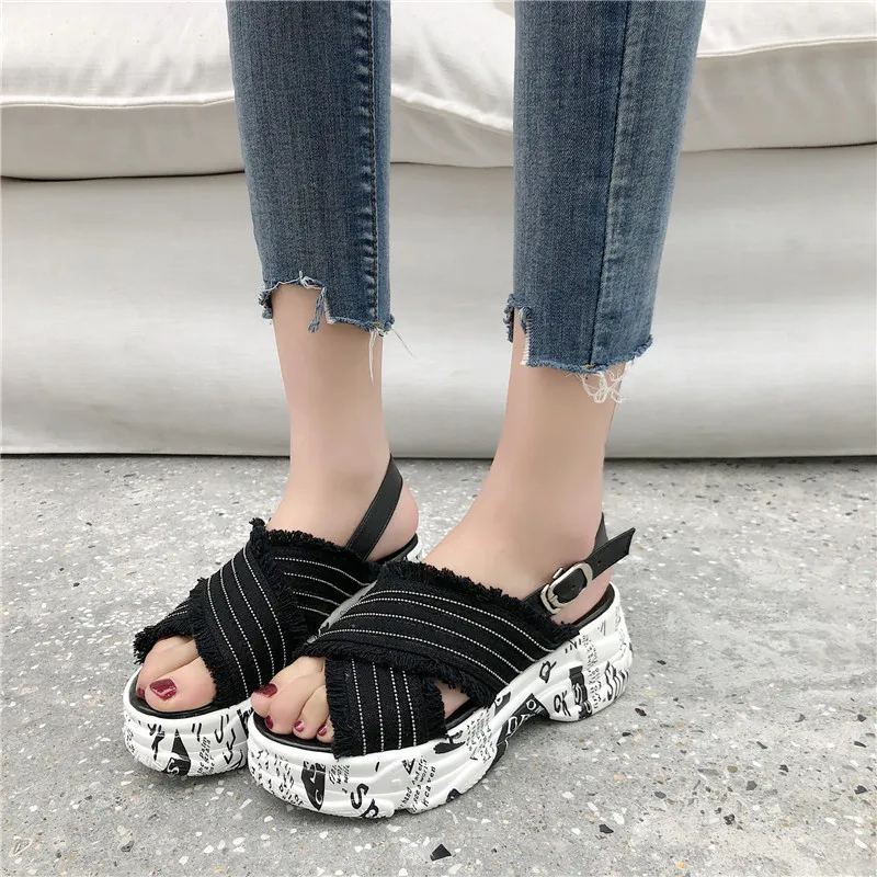 vaneli cap toe
