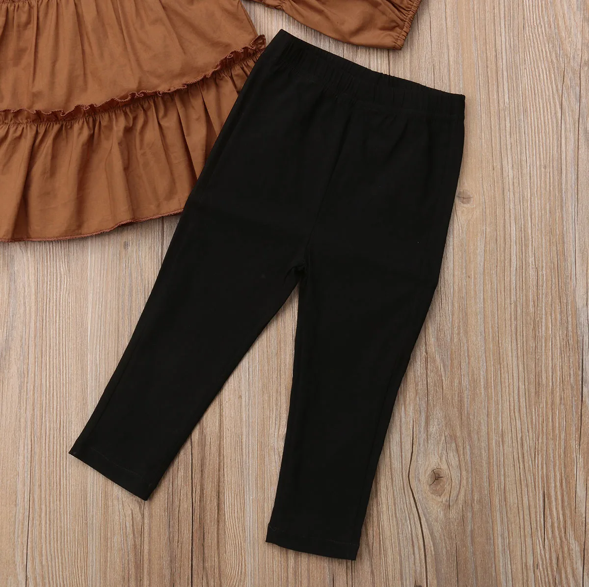Весенне-осенняя модная одежда для маленьких девочек Футболка с оборками и длинными рукавами Топы+ черные узкие брюки, комплект одежды из 2 предметов