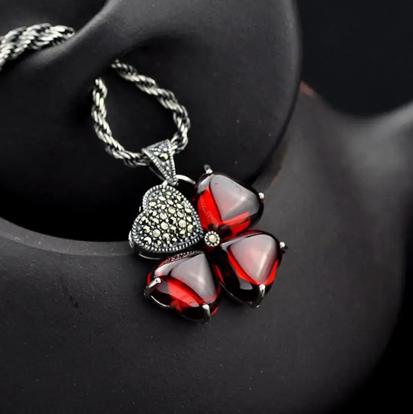 

Garnet simple clover 925 sterling silver pendant (YRT)
