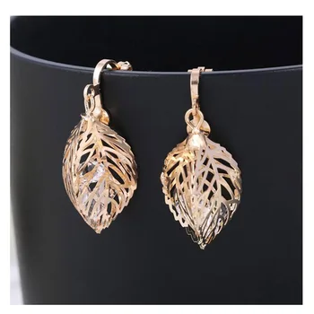 Online Gnade Juni 2017 Frühlings-lange AAA CZ Gold Farbe Blatt Clip Auf Ohrringe Keine Durchbohrten Für Frauen Mode Kein Loch Ohrclip Geschenke