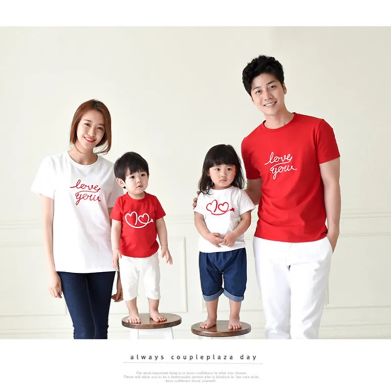 

Family Matching Outfits 2018 Summer Father Mother Baby Daughter Son Daughter Clothes Daddys Girl Shirts LOVE Mom Son Outfits