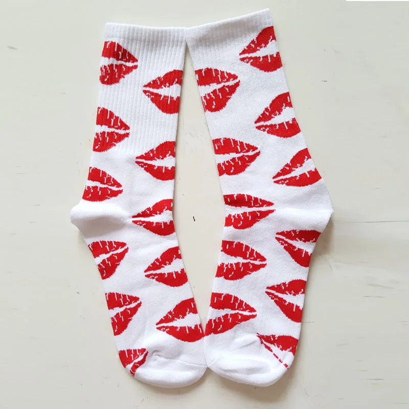 Новые поступления модный, с изображением красных губ мужчины режим женщины Катание хип-хоп улица фиксированные передачи милые носочки