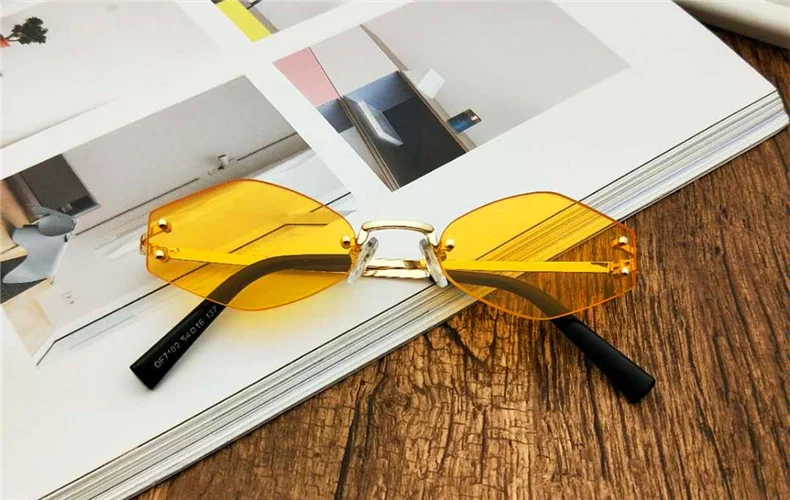 Солнцезащитные очки для Для женщин маленький Радужный Винтаж Форма солнцезащитные очки мода металлический каркас Красный Солнцезащитные