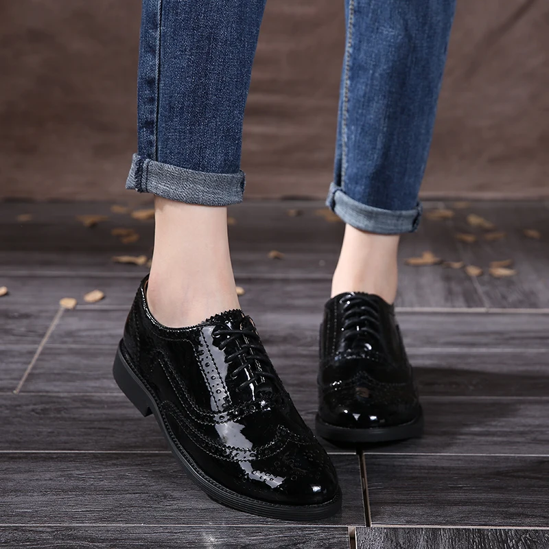 Leather Shoes Woman 2017 Cow Leather Women Oxfords Cut Out Carved Genuine Leather Flats Round Toes Black Lace-Up Brogue Shoes