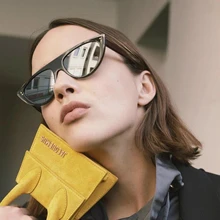 Vintage Sunglasses Women 2019 Oversized Flat Top Eye Sun Glasses Sahdes for Lady Luxury Cat Brand Design Red Rivet Decoration red rivet