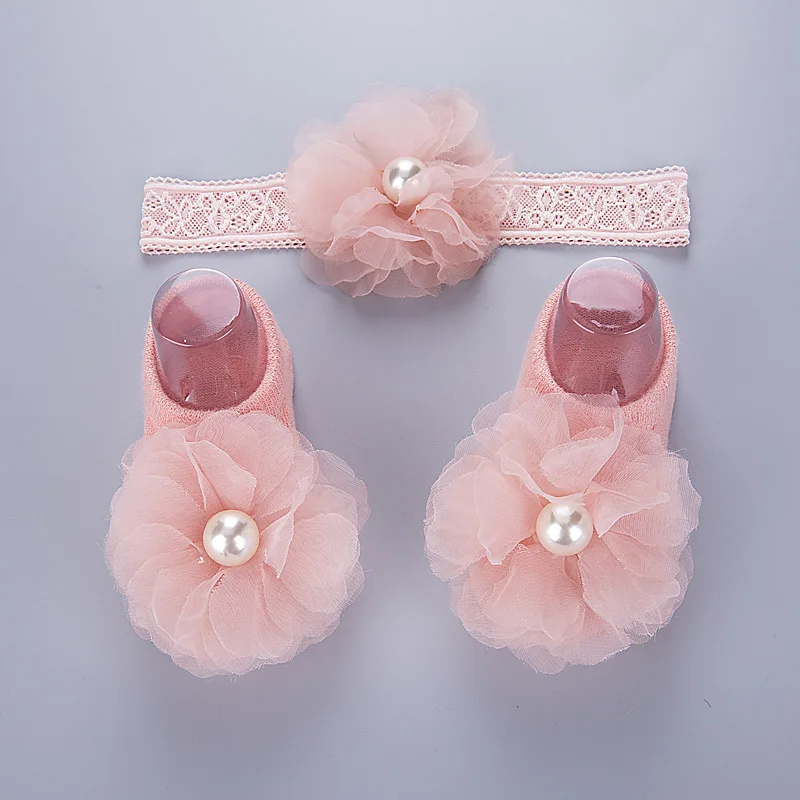 Хлопоковый для новорожденных малышей, носки, повязка на голову, комплект для маленьких девочек, кружевной цветок, обруч жемчужный вечерние аксессуары, нескользящие носки-Тапочки - Цвет: Pink