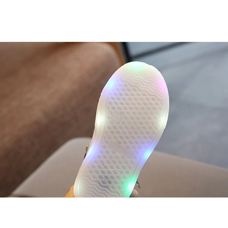 2019 Kids Sneakers Fashion LED Lights Baby Girls Boots Glowing Kids Sports Casual Shoes Princess Shoes High Quality Size 21-30 2019 Kids Sneakers Fashion LED Lights Baby Girls Boots Glowing Kids Sports Casual Shoes Princess Shoes High Quality Size 21-30