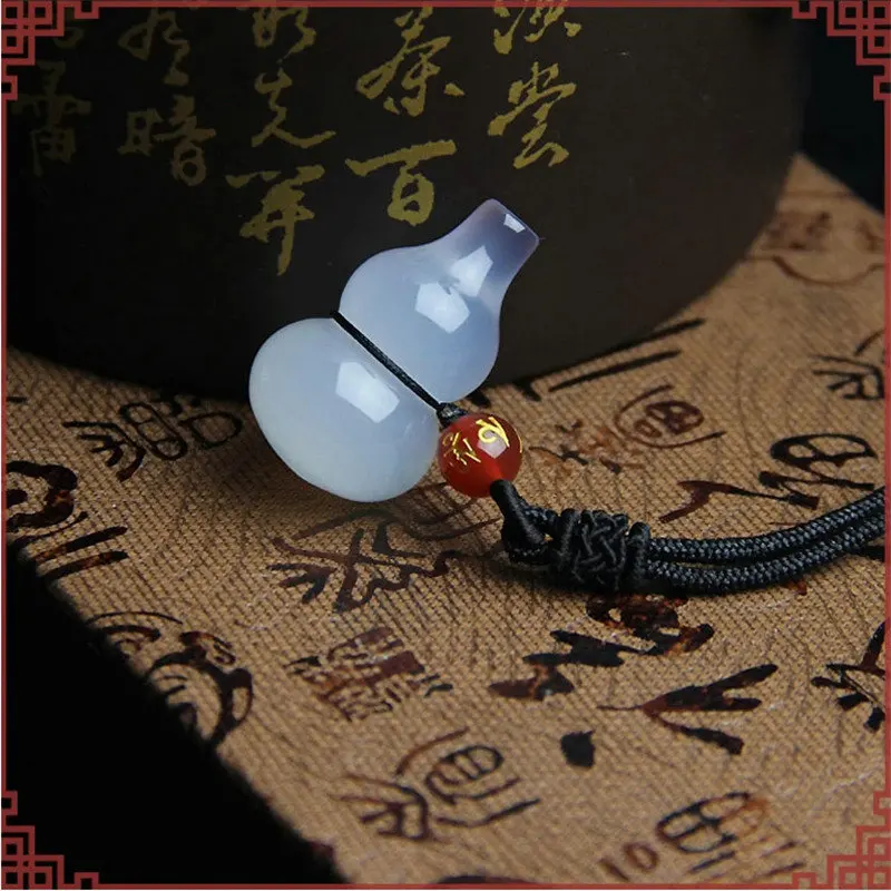 

New Natural White Agates Stone Pendant 2017 Crystal Chalcedony Lucky Gourd Women Men's Amulet Jades Jewelry Pendants With Rope