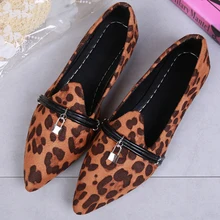 Туфли на плоской подошве с леопардовым принтом; женские кожаные туфли с острым носком и пряжкой; удобная женская обувь без застежки на плоской подошве; E851