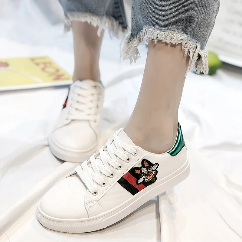 

2019 Autumn Women Sneakers Fashion Embroidered Women Casual Shoes Breathable Leather Lace-Up Women Flats White Vulcanized Shoes