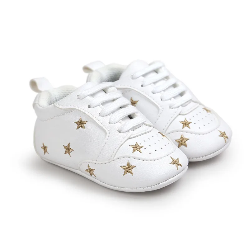 Детская обувь для новорожденных мальчиков и девочек с узором в виде сердечек и звезд; кроссовки из искусственной кожи на шнуровке для малышей от 0 до 18 месяцев - Цвет: Model 1