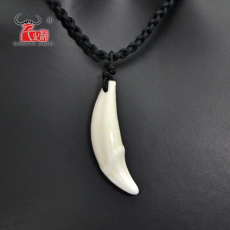 Woman's Necklace Men's Bone Pendant Tibetan Amulet Fangs Real Natural Tooth Vintage Silver Wolf Tooth Charm White Brown Ecru