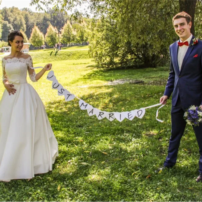 

11pcs/set Just Married Heart Hanging Flags Wedding DIY Decorations Bunting Banner Wedding Party Photo Booth Props Garland Shower