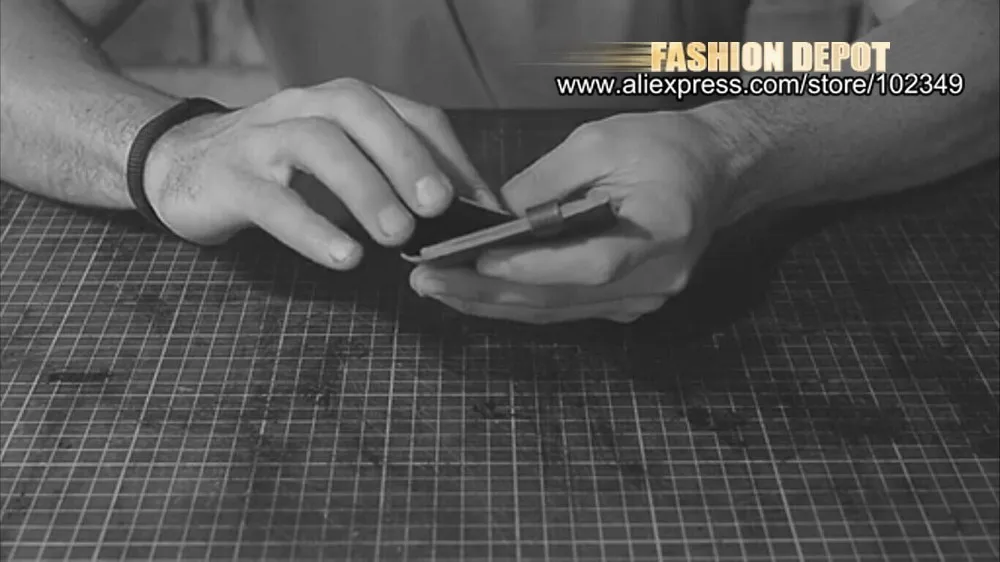 Credit card holder advertisement (7)