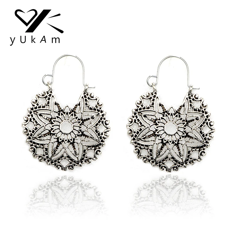 

YUKAM Vintage Hollow Flower Shaped Big Circle Hoops Earrings Creole for Women Silver Gold Metal Floral Loop Earrings Ear Jewelry