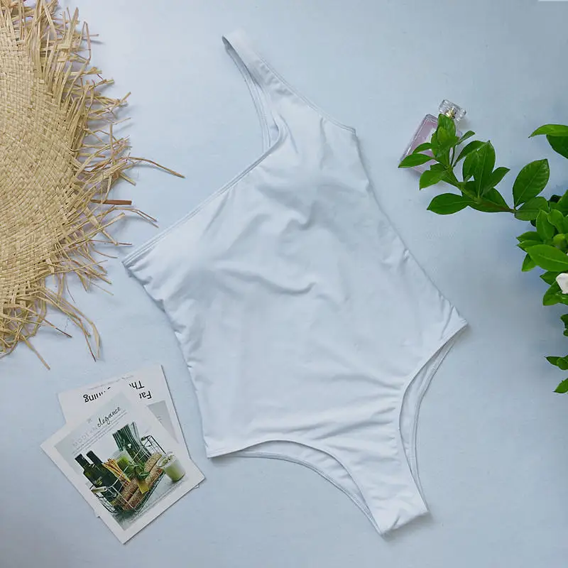 swimsuit-one-piece-striped-04