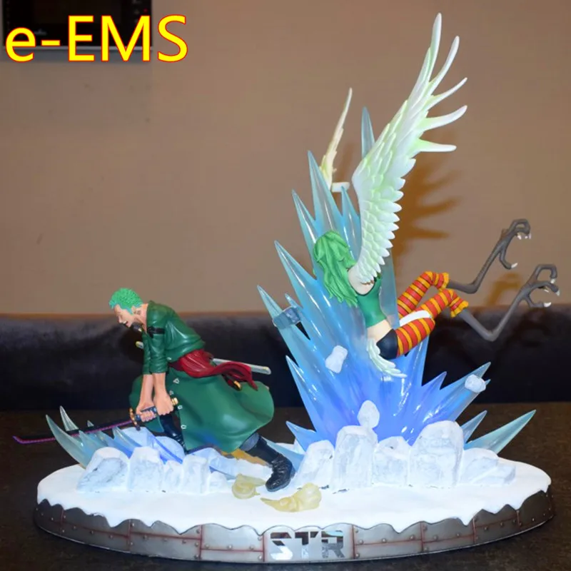 

Anime ONE PIECE Roronoa Zoro VS Monet Battle Scenes With LED Light Resin Statue Action Figure Model Giocattolo G2532