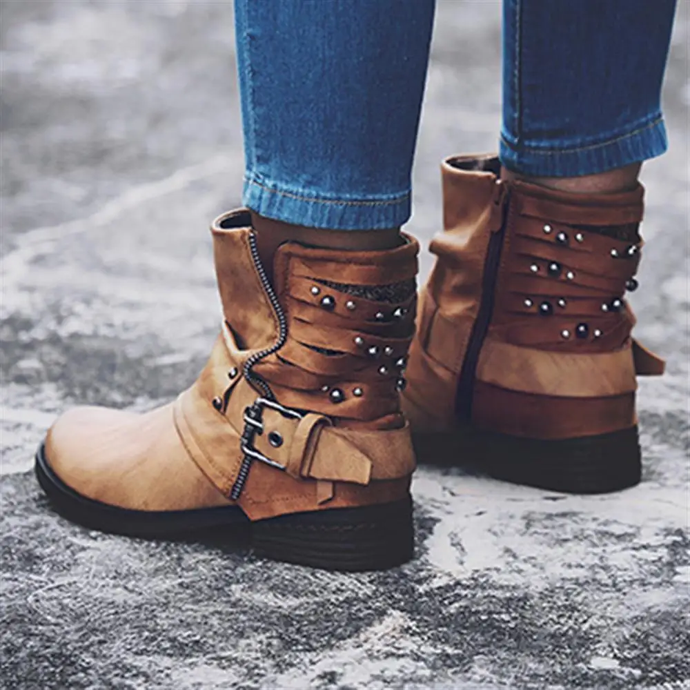 

2018 Handmade Rivet Leather Ladies Ankle Boots Winter Fashion Short Plush Zip Buckle Western Boots Motorcycle Strap Punk Shoes