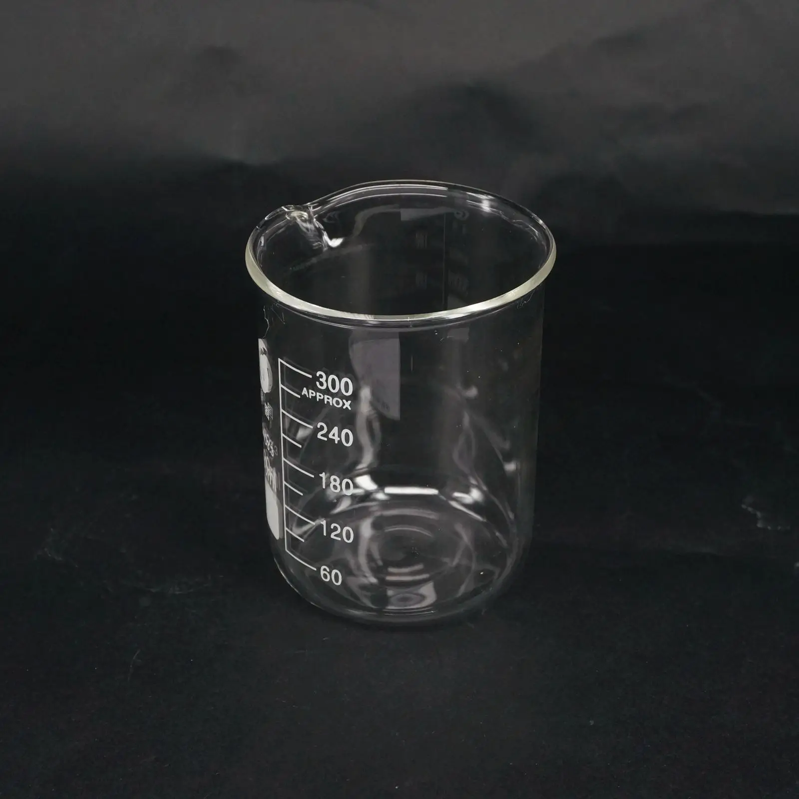 300 мл низкую форму стакан химии Лаборатория Боросиликатное Стекло прозрачный стакан утолщенной с носиком Бесплатная доставка