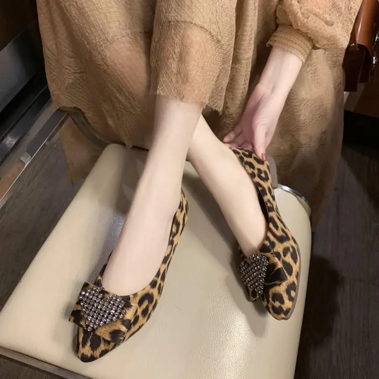

Luxury Leopard Suede Flat Shoes Women Pointed Toe Slip On Girl Loafers Ballet Flats Bling Crystal Heart Buckle Bwotie Cozy Shoes