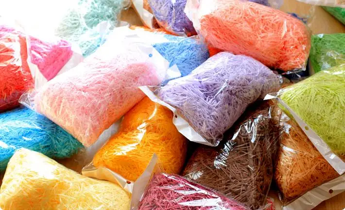 

100g/bag Wedding favor box filler material Quality raffia shredding silk Wedding favor box packaging accessories