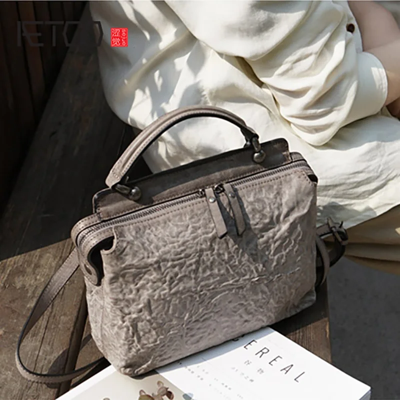 

AETOO Leather literature Retro Fold crossbody bag, portable to do old doctor bag, small fresh personality cowhide female bag