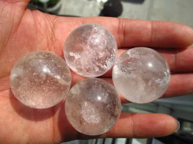 

SCY fa88004309120<<<+ 4 Beautiful !!! NATURAL QUARTZ CRYSTAL BALL SPHERE HEALING 186g