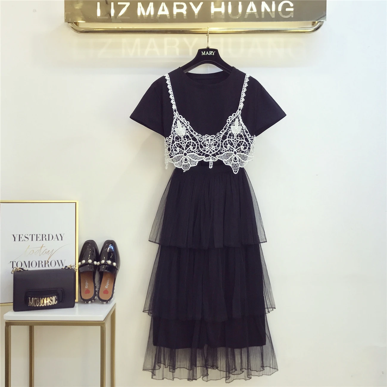 

2019 Summer Long Dress Women New Fashion Lace Patch Tee Shirts + Korean Lace Gauze Skirt Two Piece Girls Students Skirt Sets
