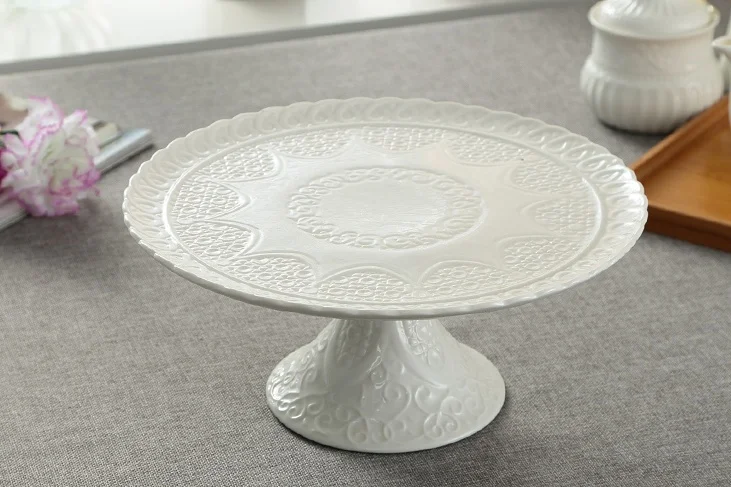 Ceramic Relief Compote Cake Stand Plate with Cover Decorative Porcelain Stem Dessert Serving Tray Fruits Dinnerware Utensil