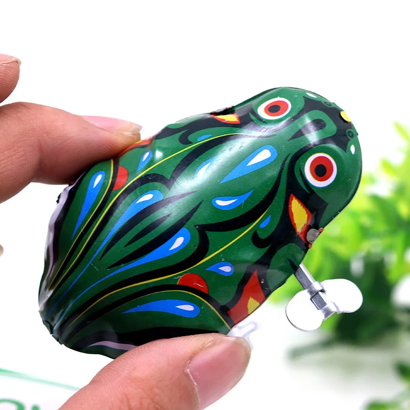 Hot sale iron frog cock nostalgic clockwork toy baby chain metal classic toy