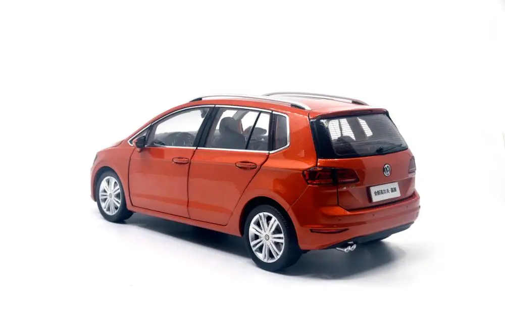 1/18 1:18 1 18 масштаб VW Golf Sportsvan 2018 красная статическая имитация литая под давлением