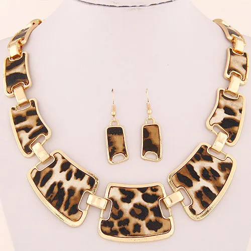

Leopard Necklace and Earrings Set Gold Metal Statement Jewelry Set for Women Ladies Conjunto Collar Y Pendientes Taki Setleri