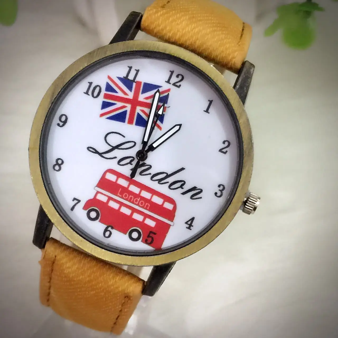 

Vintage Bronze Student Wristwatches British Flag Car Pattern Arabic Numerals Quartz Watch Leather Strap Boys Girl Student Clock