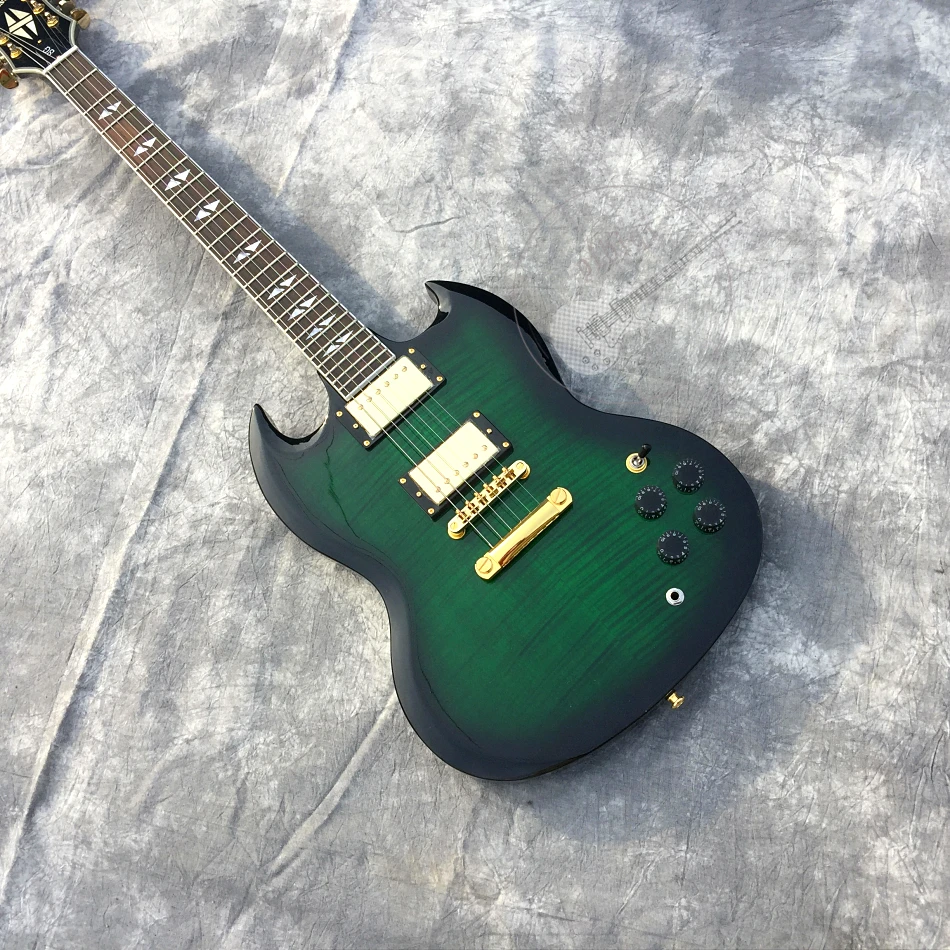 Free delivery, premium new custom electric guitar, green flame top, gold hardware, logo and color can be customized. 