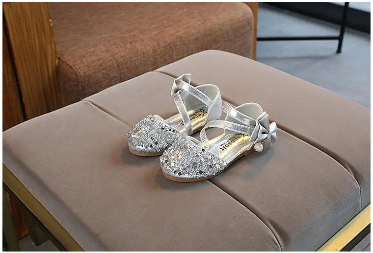 Лидер продаж; сандалии для девочек; модная Корейская обувь с блестками для девочек; детская обувь для танцев с бантом; обувь на плоской подошве для девочек; серебряное Золотое розовое