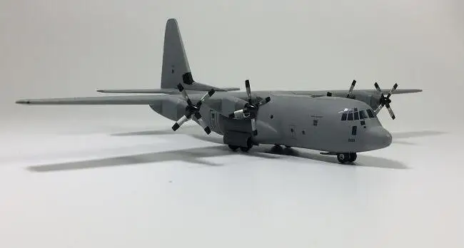 Свинья 1/200 RAF C-130J супер Геркулес моделирование модель самолета Коллекционная модель