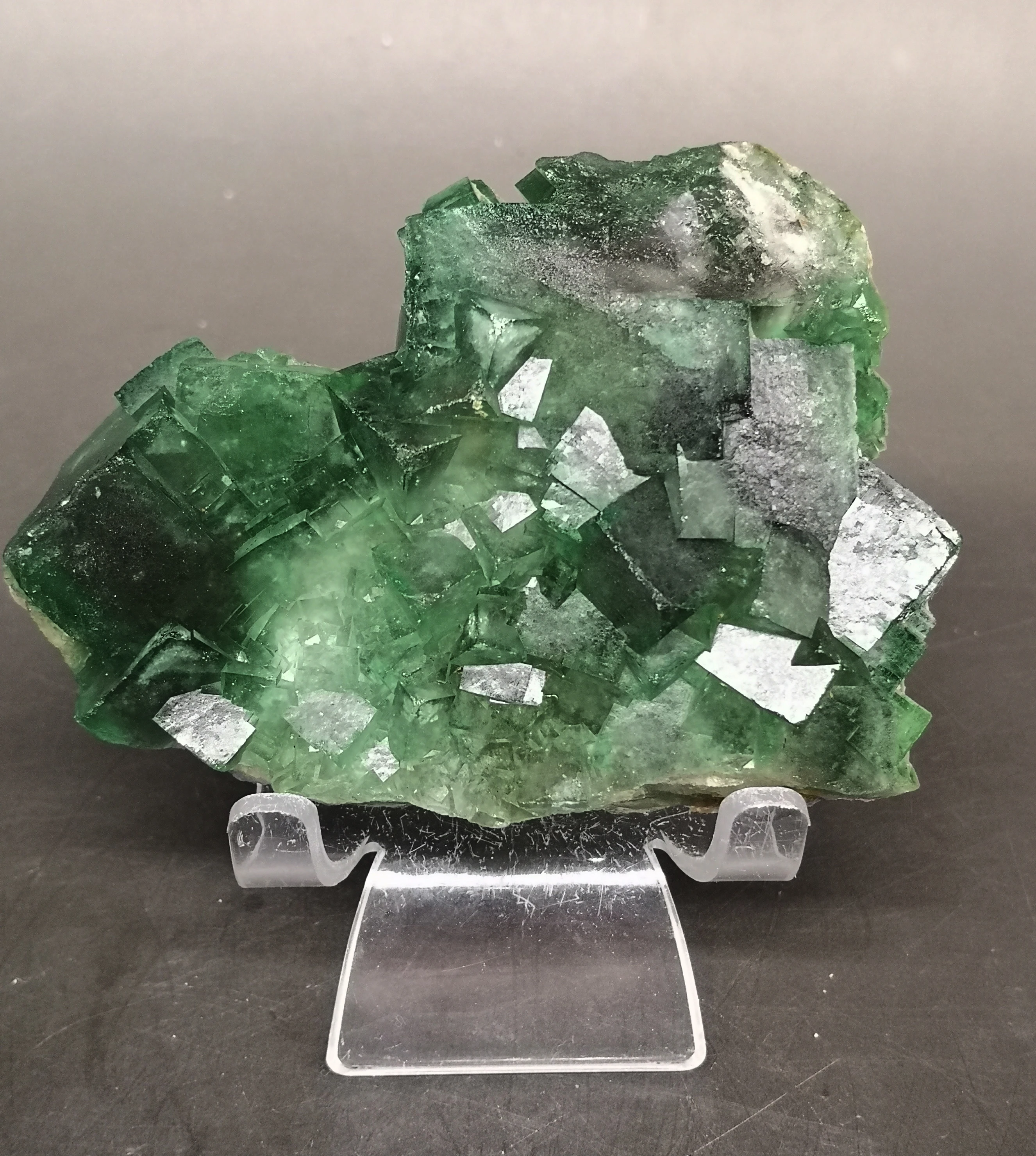 

296g Natural Large crystal green fluorite cluster mineral crystal specimens Stones and crystals Healing crystal