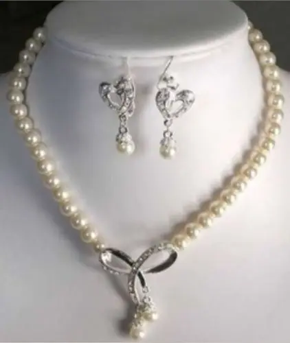 

*****Set of 8-9mm Freshwater Pearl necklace & earring AA+0055