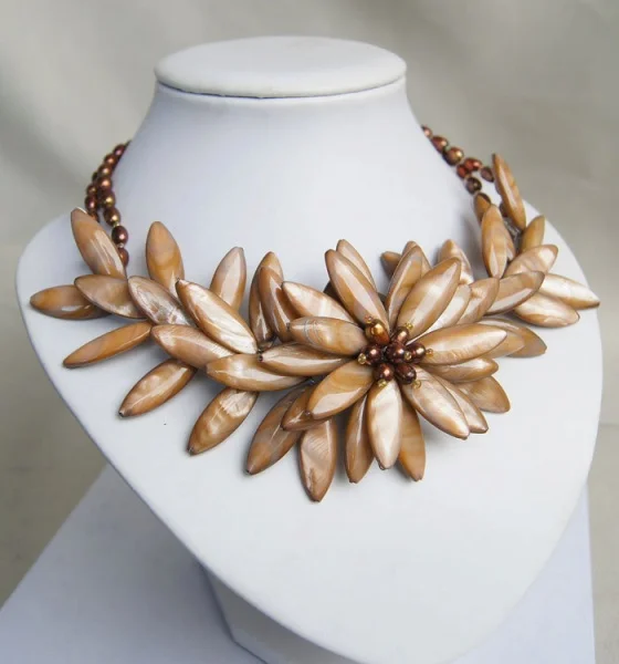 Модные ювелирные изделия 45 см коричневая Швабра оболочки цветок с коричневым жемчугом ожерелье