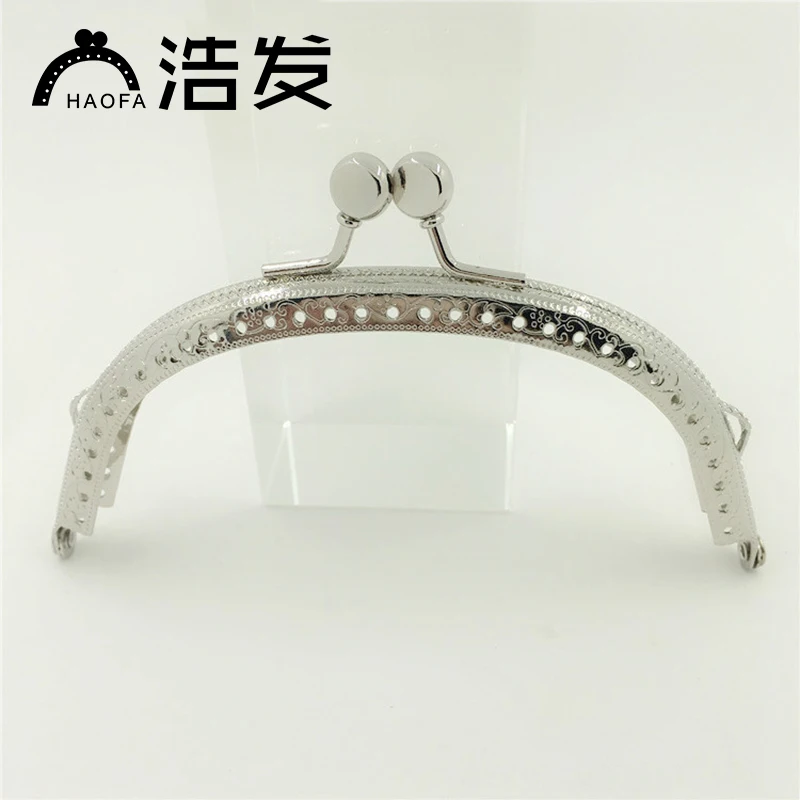 HAOFA Kiss Clasp Lock Arch For Purse Frame Accessories for Bags Bronze Tone Double Plat Heads Flower Pattern Metal Frame 12.5cm