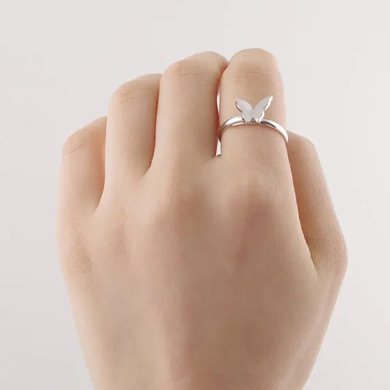 

SMJEL 2017 New Fashion Tiny Matte Butterfly Shape Rings For Women's Gift Cute Animal Rings Bague Mujer Ladies Jewelry R201