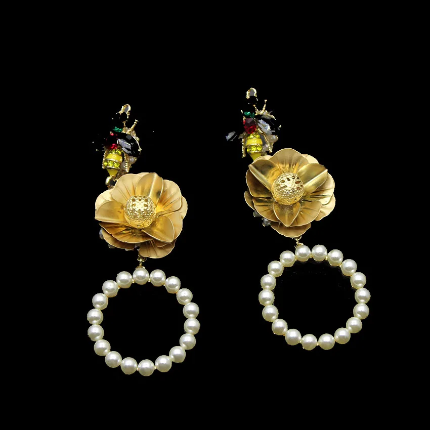 

Catwalker Baroque Earrings Pearls Circle Flowers Trees Earrings Temperament Retro Big Earrings 392