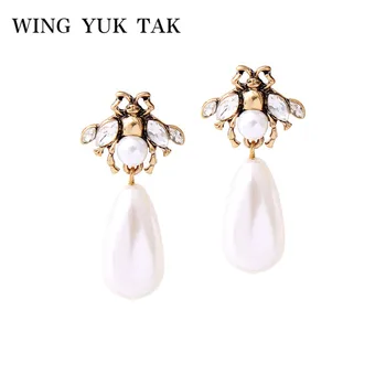 

wing yuk tak Cute Vintage Fashion Crystal Flower Insect Stud Earrings For Women Simple Romantic Imulated Pearl Alloy Bee Earings