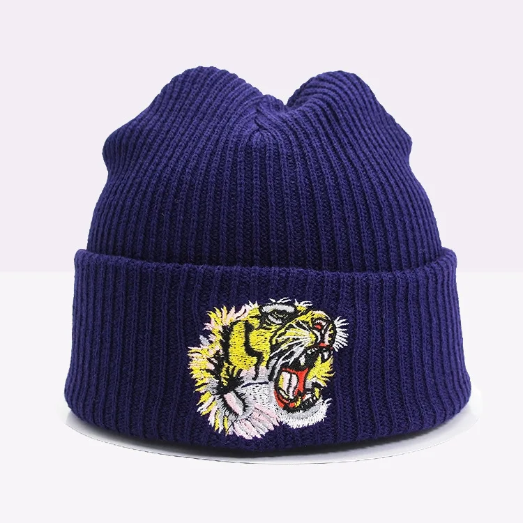 2018 Новый осень зима теплая хлопковая шапочка вязаная вышивка Кепка с тигром для мужчин женщин пара шапки шарф с изображением черепов