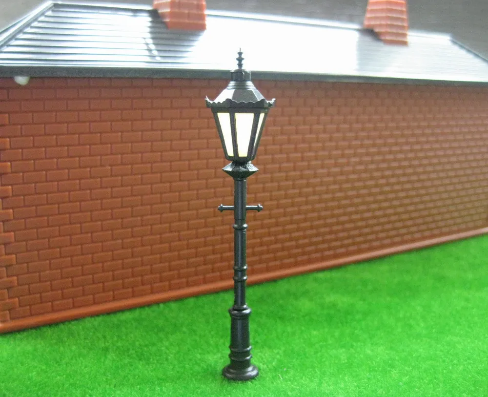 LNH07 Model Railway Led Lamppost Lamps Street Lights OO Scale 7.5cm 12V