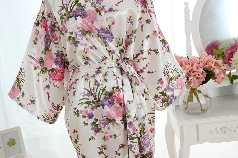 White Wedding Bride Bridesmaid Women's Loose Kimono Short Robe Bathgown Sleepwear Rayou Bath Gown Mini Nightgown Pijama
