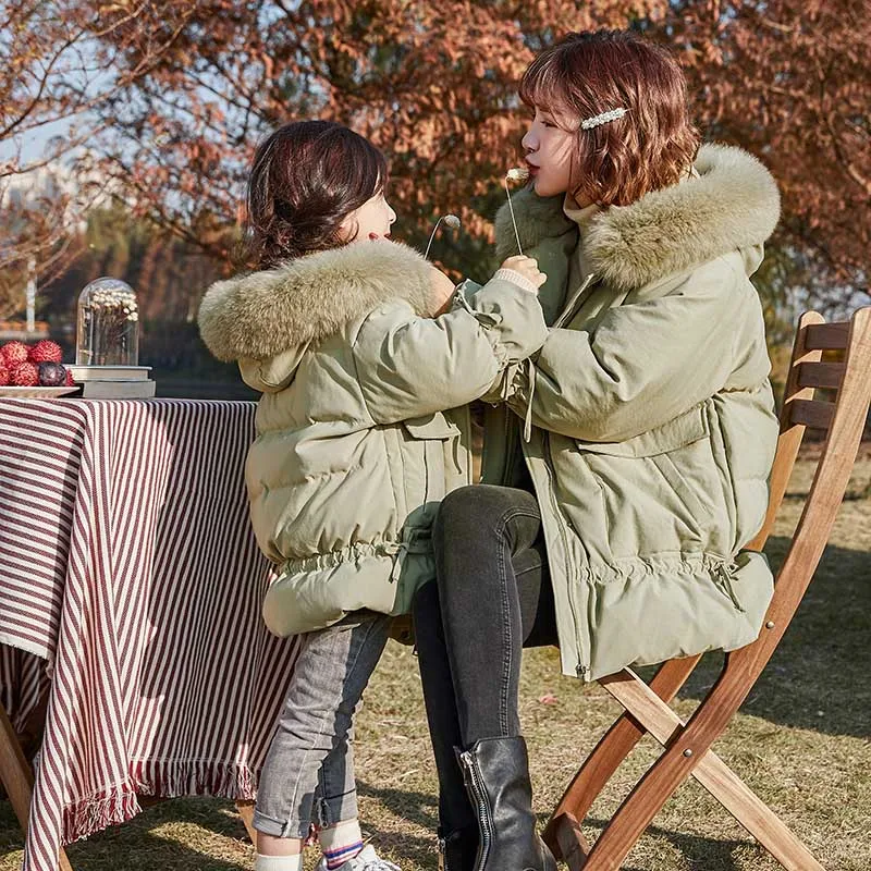 Зимняя куртка для девочек пуховик корейского размера плюс для родителей и детей Женская куртка с большим меховым воротником для мамы и дочки пальто, розовые парки - Цвет: Green