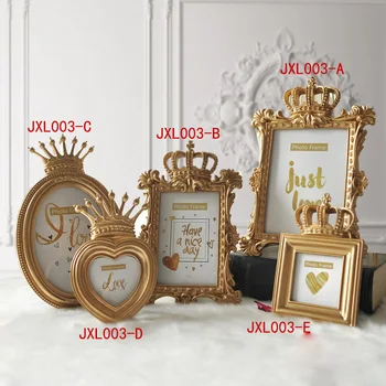 

European crown photo frame wedding creative crafts gifts home living room ornaments gold resin table photo frame